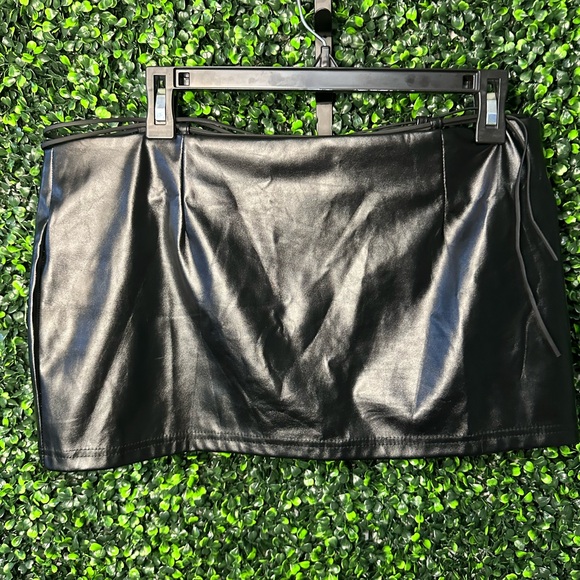 Leather skirt - Picture 2 of 3